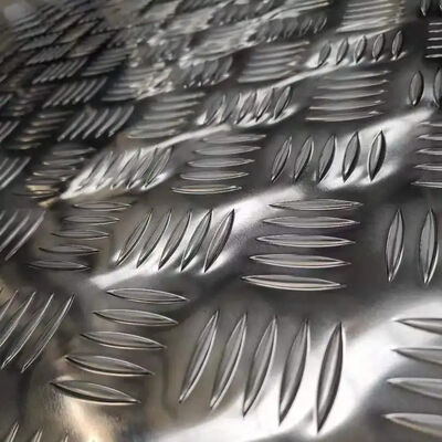 6063 T6 4 Ｘ 8 테어 드롭 알루미늄 다이아몬드판은 변화가 많은 6061 6063 10 밀리미터를 엠보싱 처리했습니다